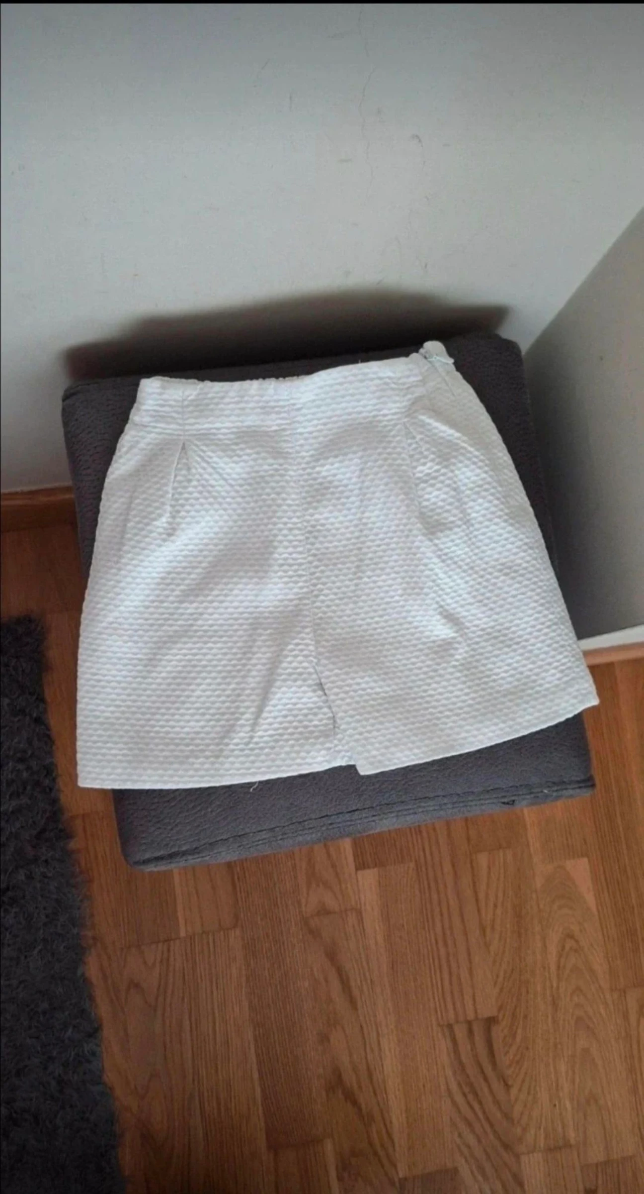 Pantalon corto de bebe, de piqué blanco talla 24 meses
